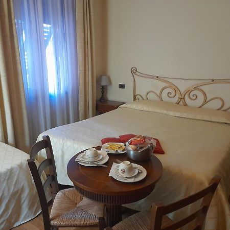 Petit Chateau Монтекатини Терме Екстериор снимка