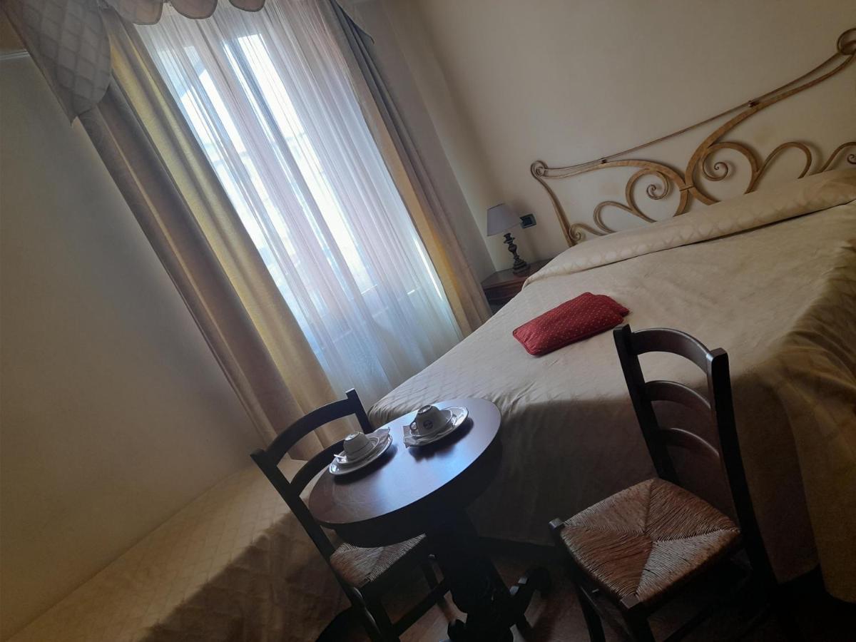 Petit Chateau Монтекатини Терме Екстериор снимка