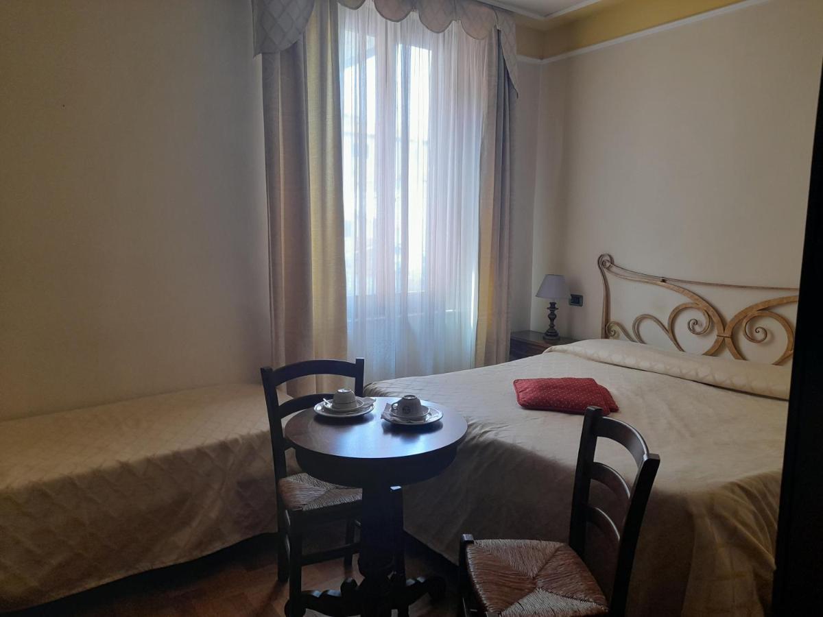 Petit Chateau Монтекатини Терме Екстериор снимка