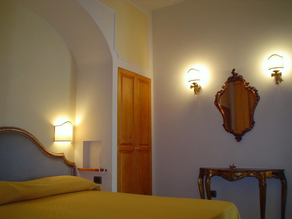 Petit Chateau Монтекатини Терме Екстериор снимка