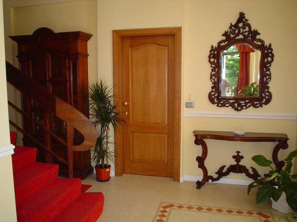 Petit Chateau Монтекатини Терме Екстериор снимка